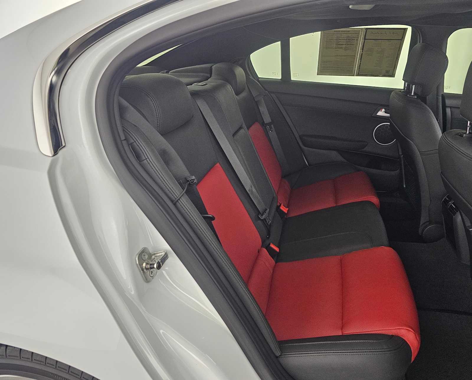 Used 2009 Pontiac G8 GXP image 12