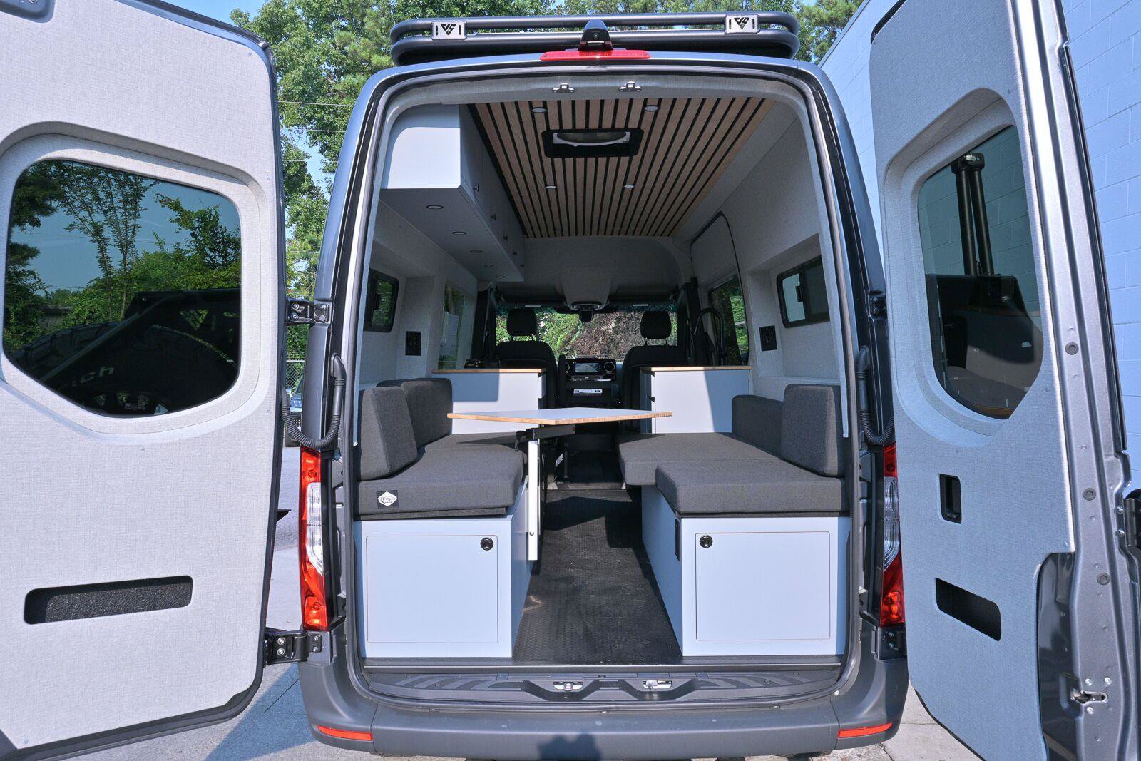 Used 2025 Mercedes-Benz Sprinter 2500 image 16