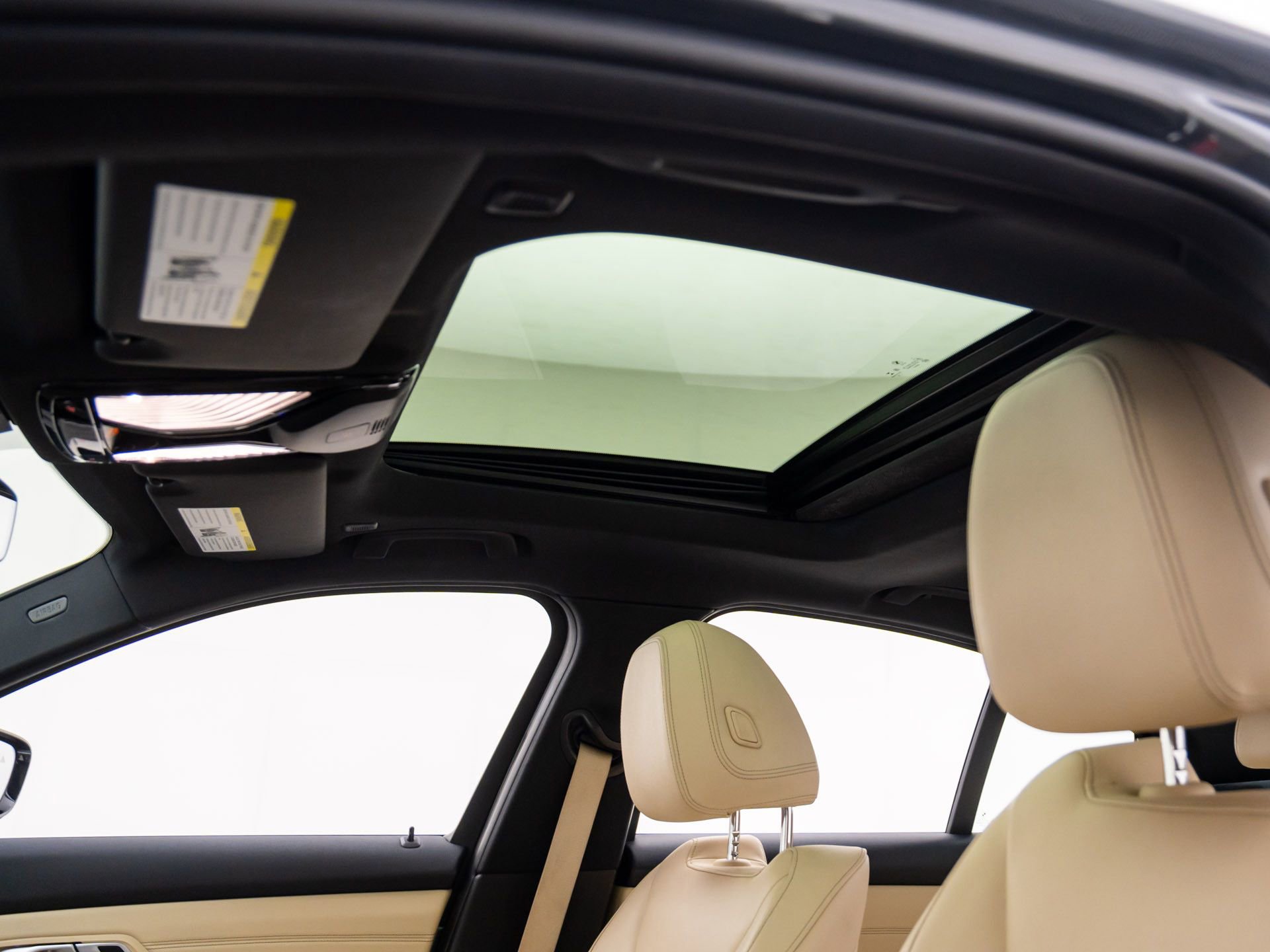 Used 2020 BMW 330i xDrive Sedan w/ Driving Assistance Package image 18