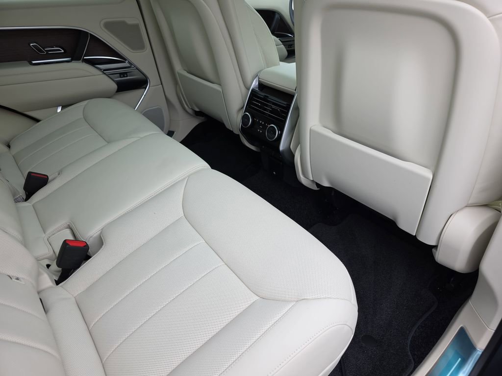 New 2026 Land Rover Range Rover SE image 11