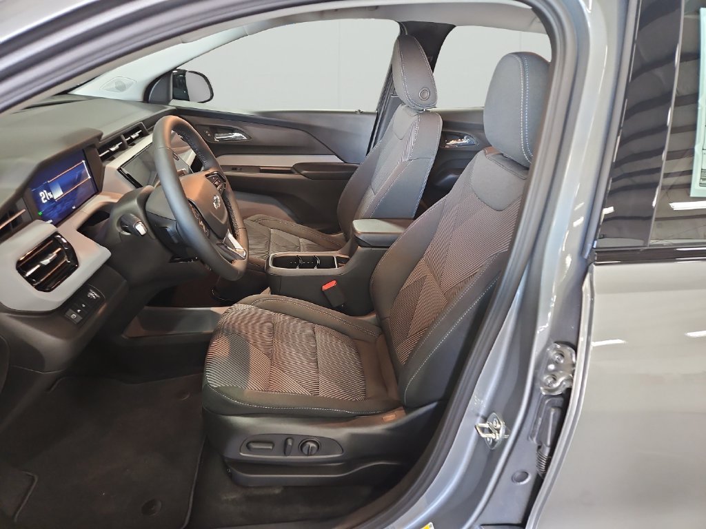 New 2027 Chevrolet Bolt LT w/ Comfort Package FWD image 13