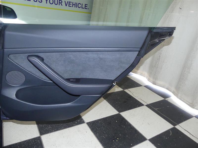 Used 2023 Tesla Model 3 Standard Range image 25