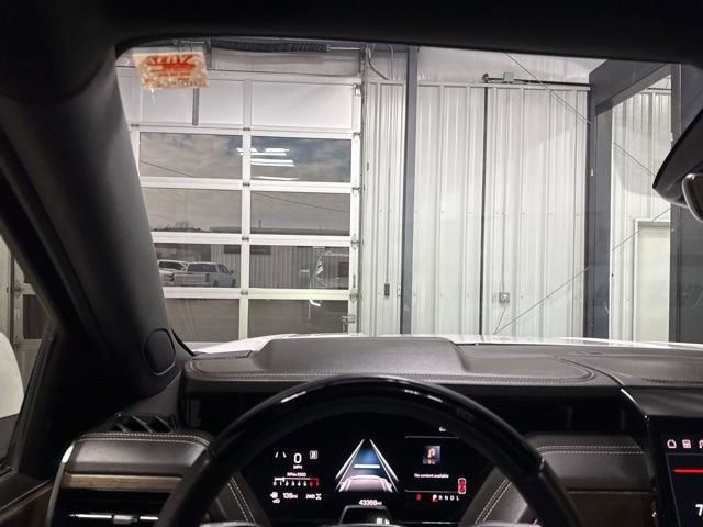 Used 2025 GMC Yukon XL Denali Ultimate image 10