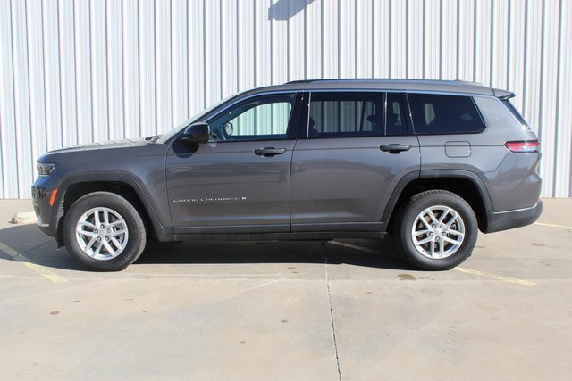 Used 2023 Jeep Grand Cherokee L Laredo image 2