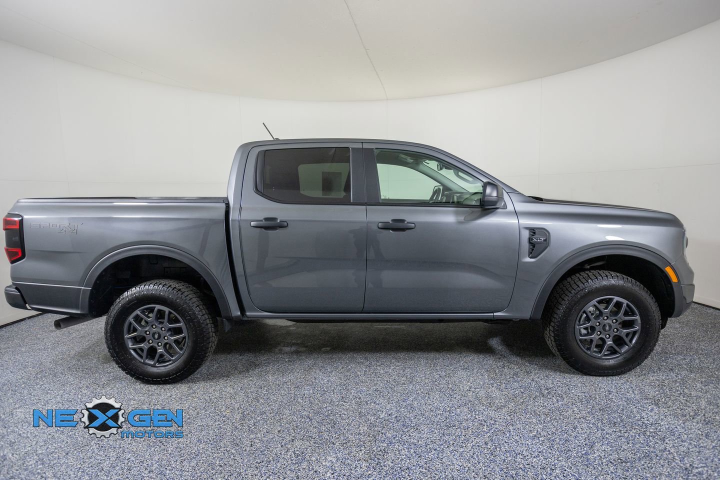Used 2025 Ford Ranger XLT w/ Trailer Tow Package AWD/4WD image 8