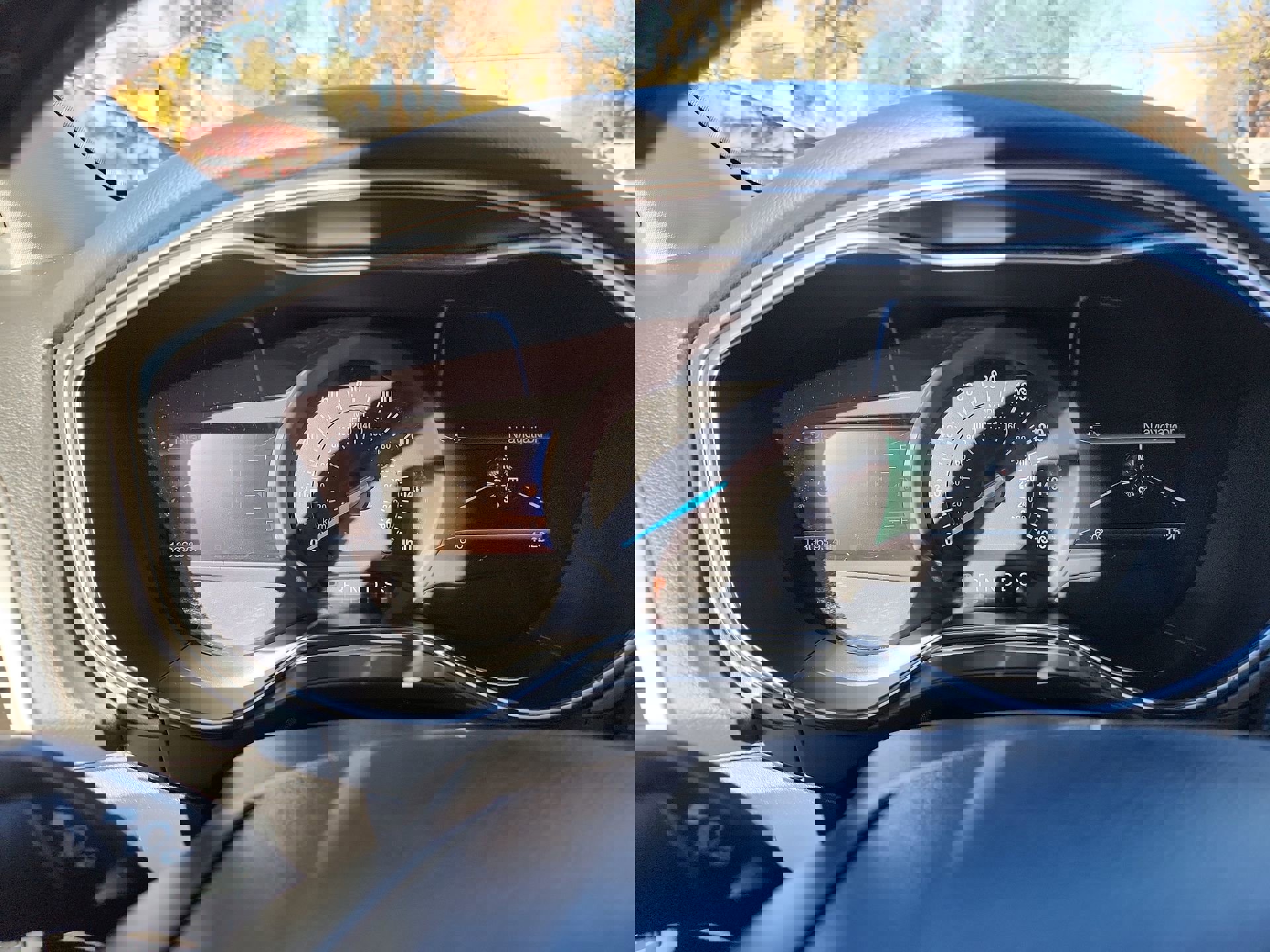 Used 2015 Ford Fusion SE w/ Equipment Group 202A image 10