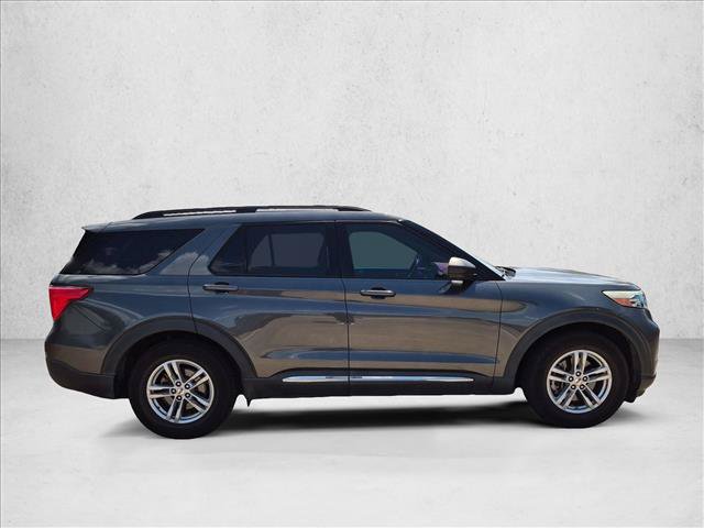 Certified 2020 Ford Explorer XLT w/ Equipment Group 202A RWD image 4