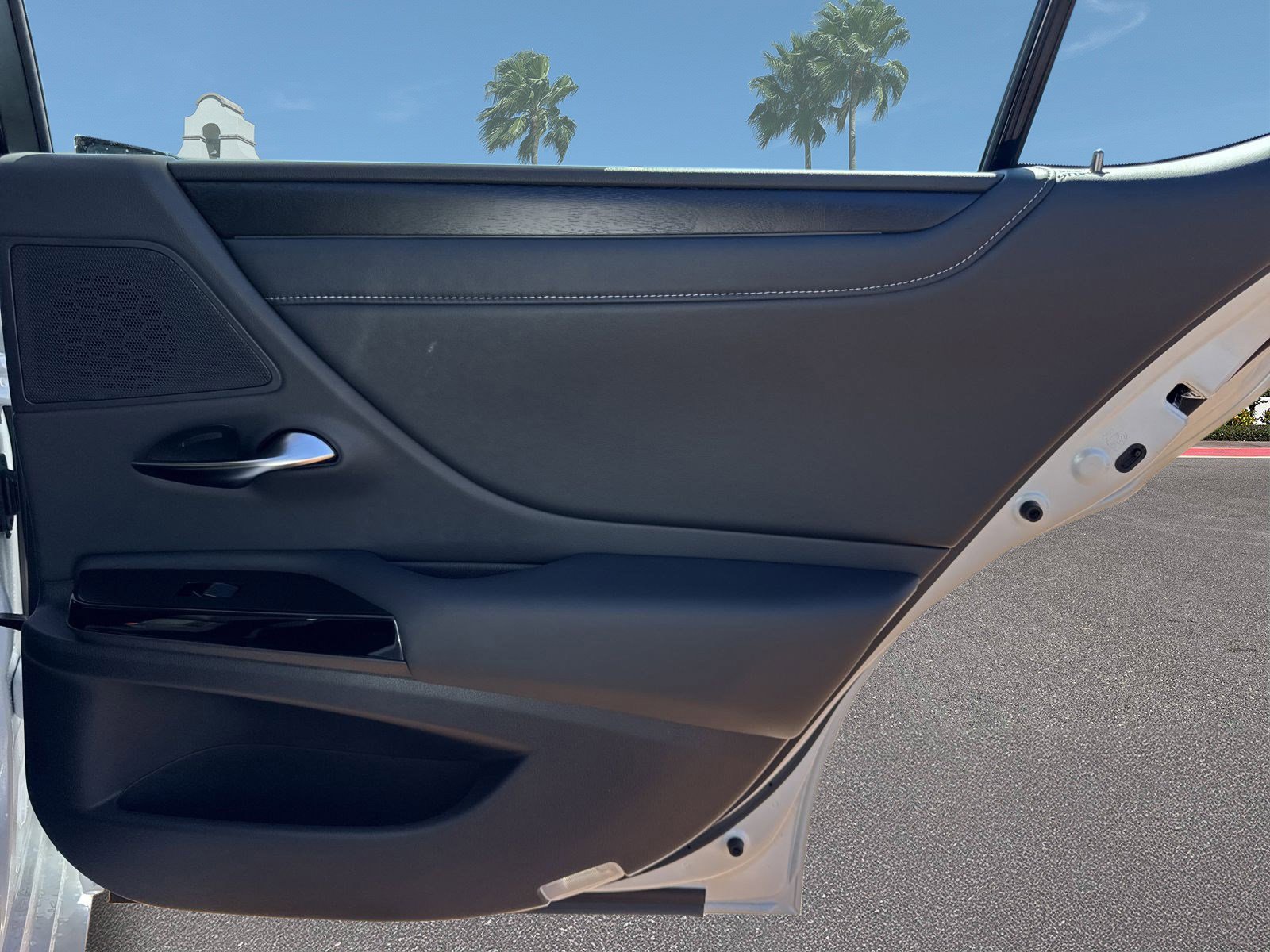 New 2025 Lexus ES 350 w/ Premium Package image 10