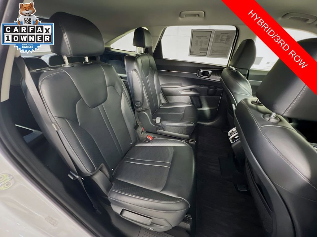 Certified 2025 Kia Sorento EX image 28