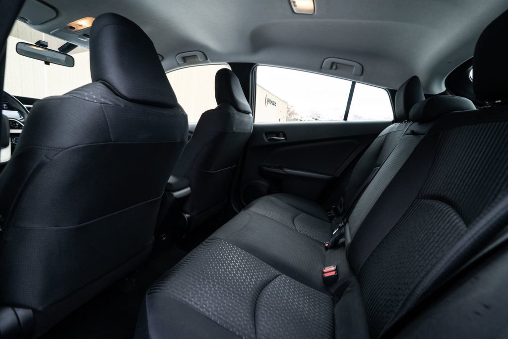 Used 2016 Toyota Prius Three image 32