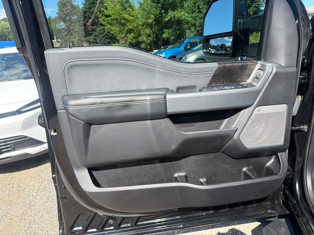 Used 2023 Ford F250 Lariat w/ Black Appearance Package AWD/4WD image 13