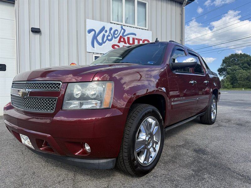 Used 2009 Chevrolet Avalanche LTZ AWD/4WD image 1