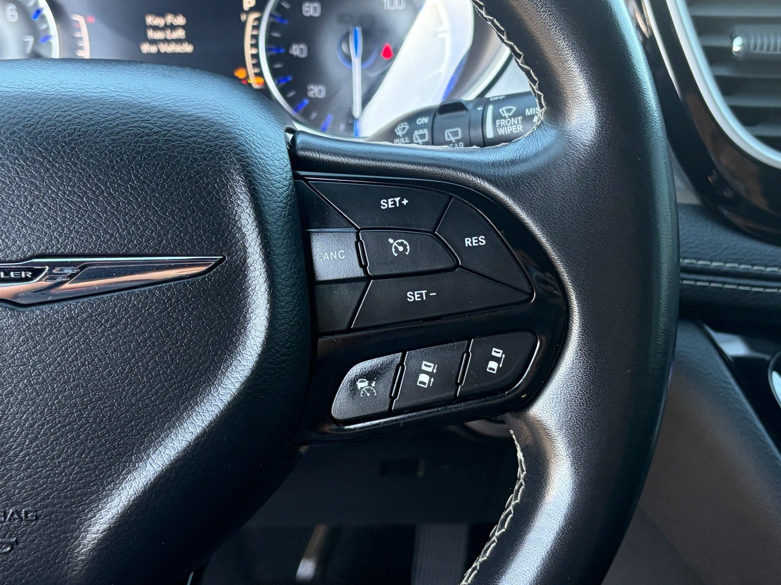 Used 2021 Chrysler Pacifica Touring w/ S Appearance Package FWD image 16