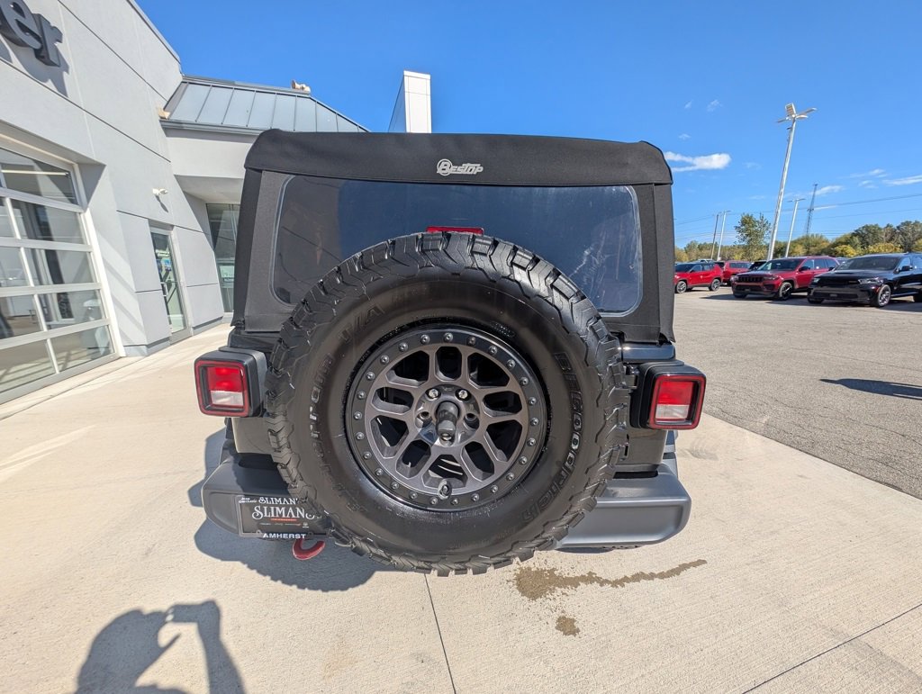 Used 2021 Jeep Wrangler Unlimited Rubicon w/ Xtreme Recon 35" Tire Package image 10