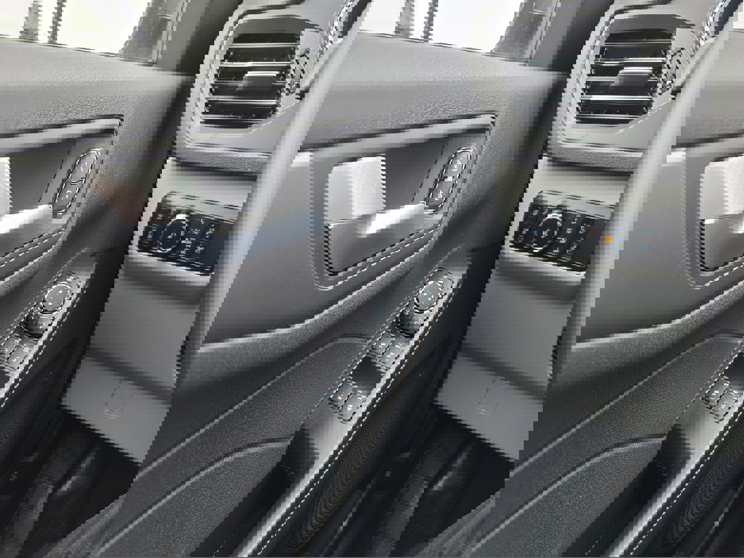 New 2026 Ford Escape SE image 24