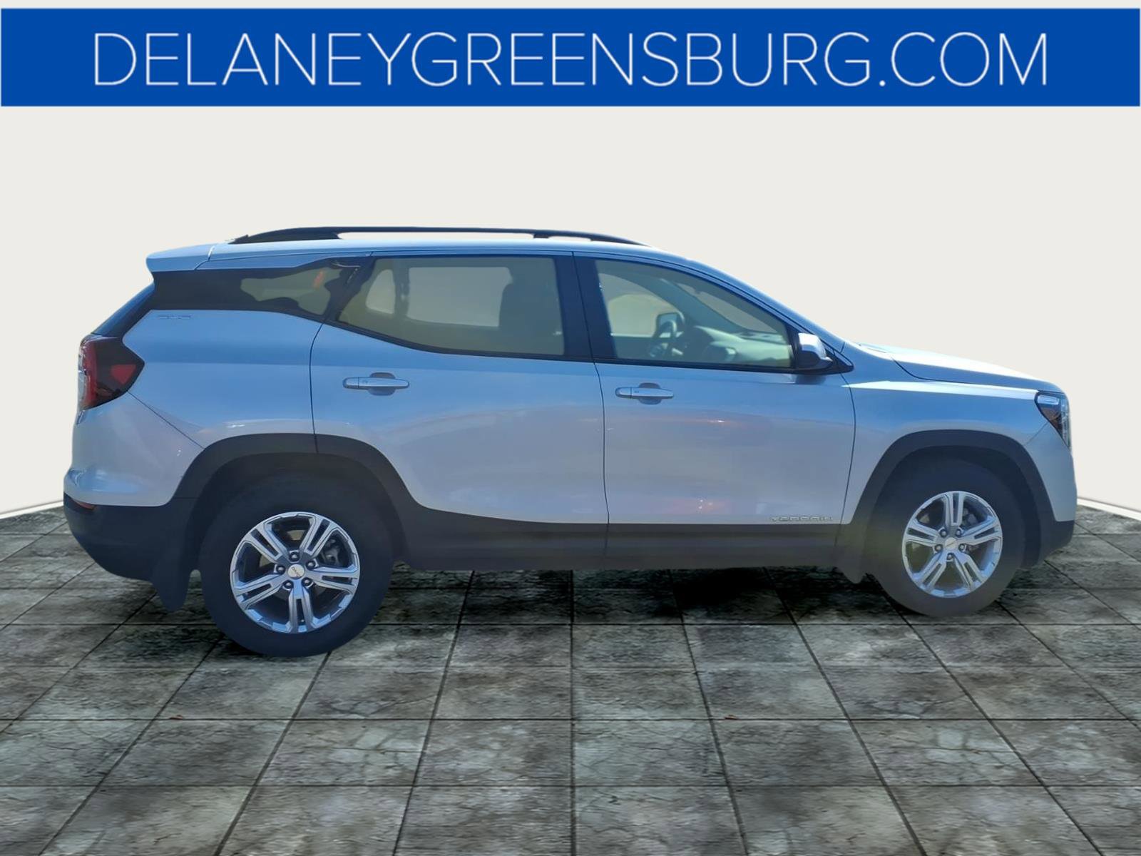 Used 2022 GMC Terrain SLE w/ Driver Convenience Package image 2