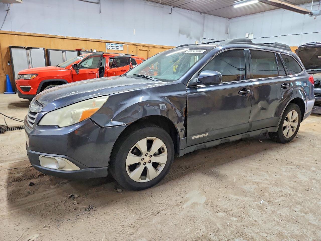 Used 2011 Subaru Outback 2.5i Limited AWD/4WD image 3
