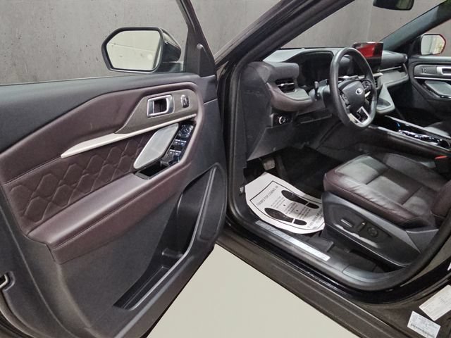 Certified 2026 Ford Explorer Platinum w/ LUX Leather Package AWD/4WD image 11