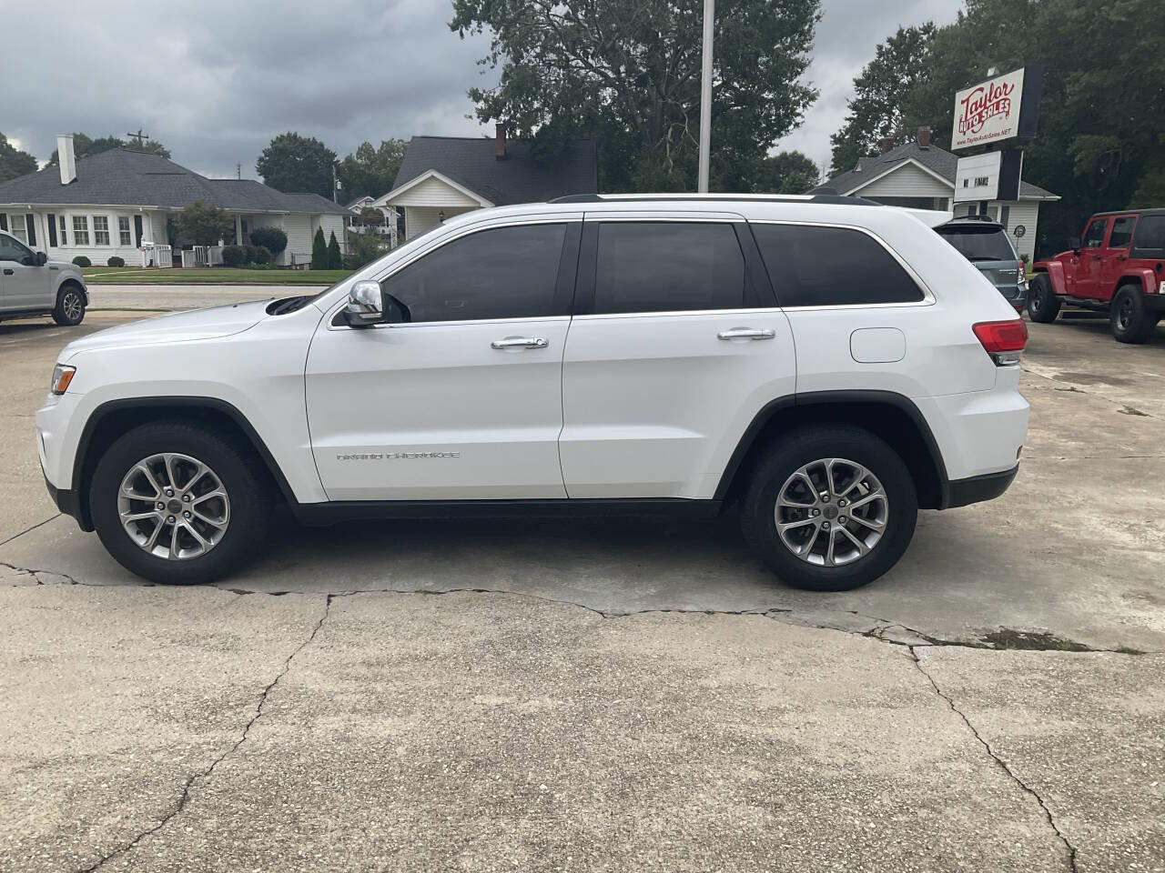 Used 2016 Jeep Grand Cherokee Limited w/ Luxury Group II image 6