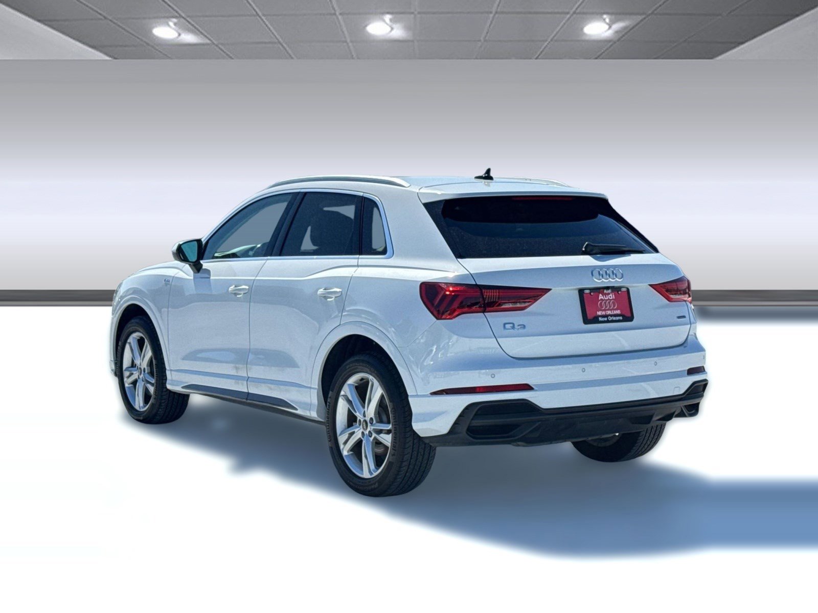 Used 2023 Audi Q3 2.0T Premium w/ Convenience Package AWD/4WD image 3
