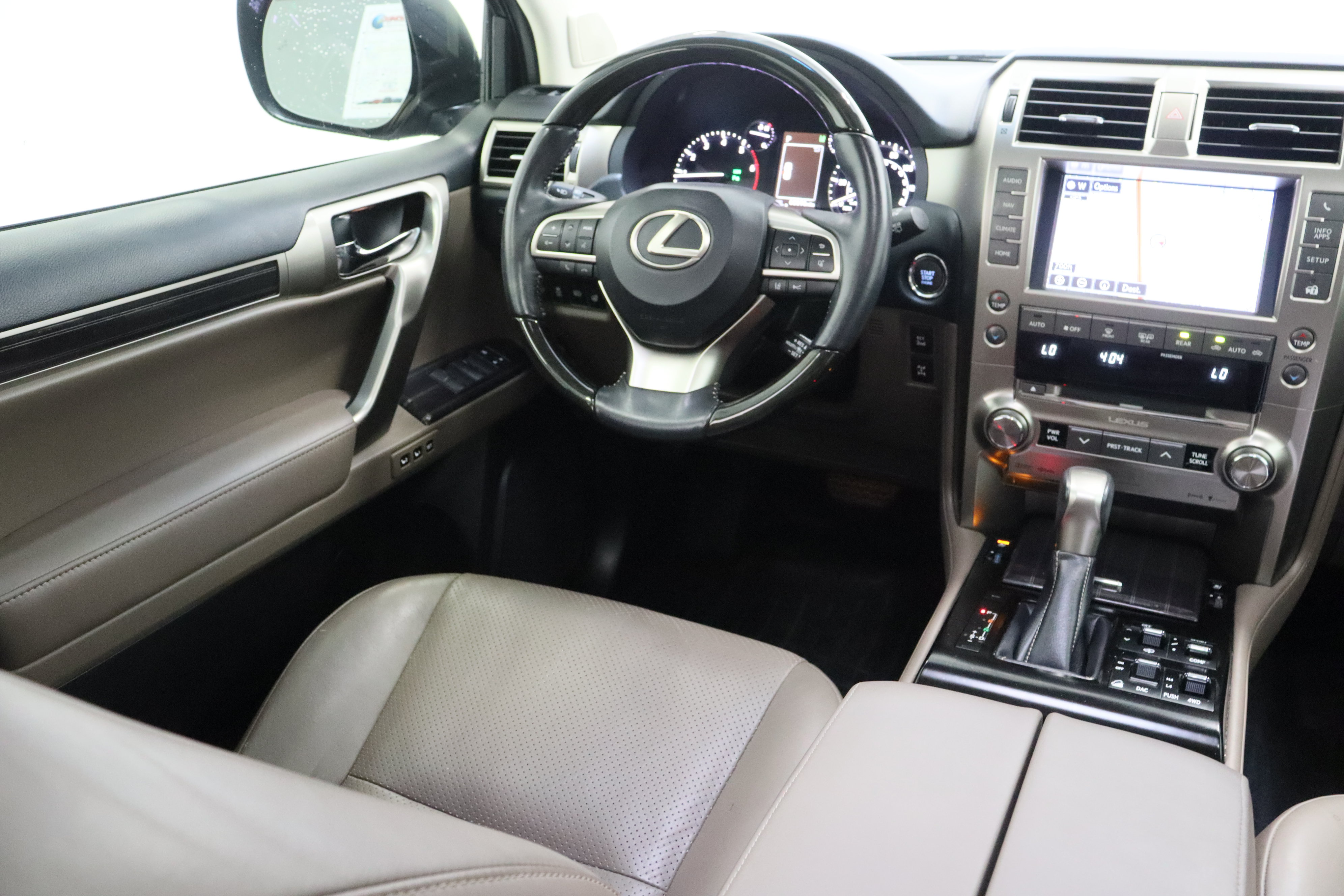 Used 2020 Lexus GX 460 Luxury w/ Accessory Package AWD/4WD image 35