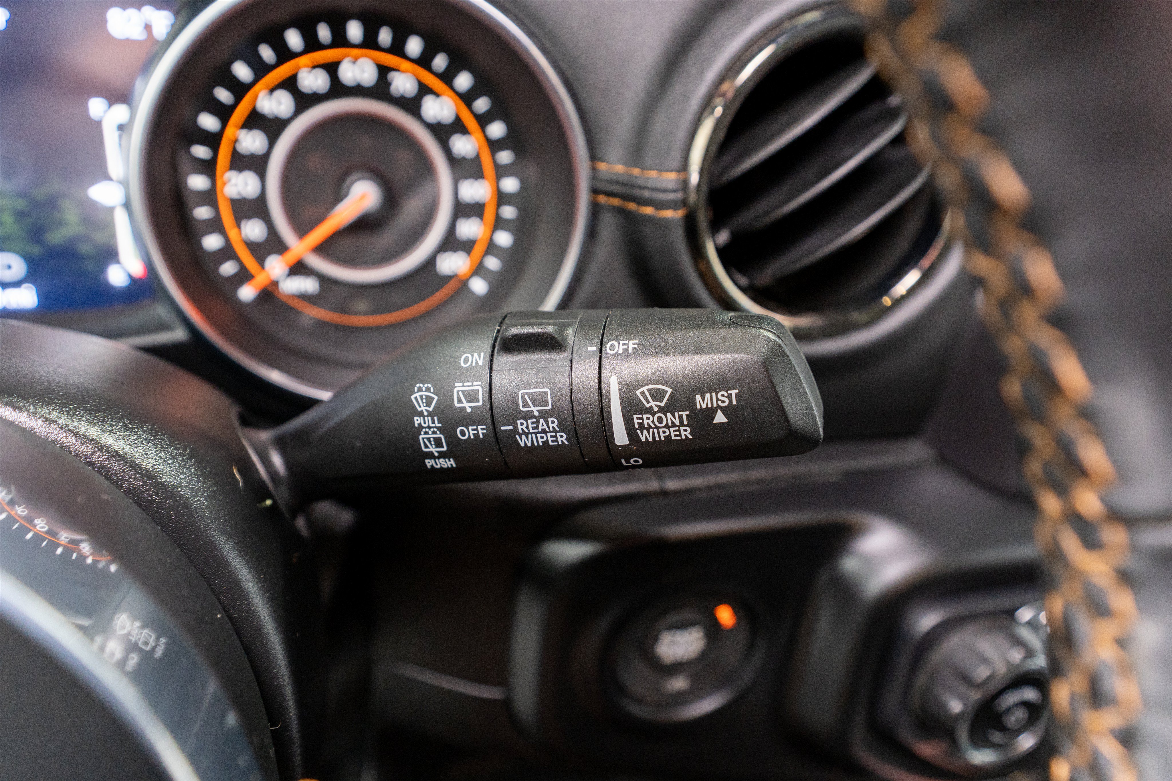 Used 2020 Jeep Wrangler Unlimited Sahara AWD/4WD image 29