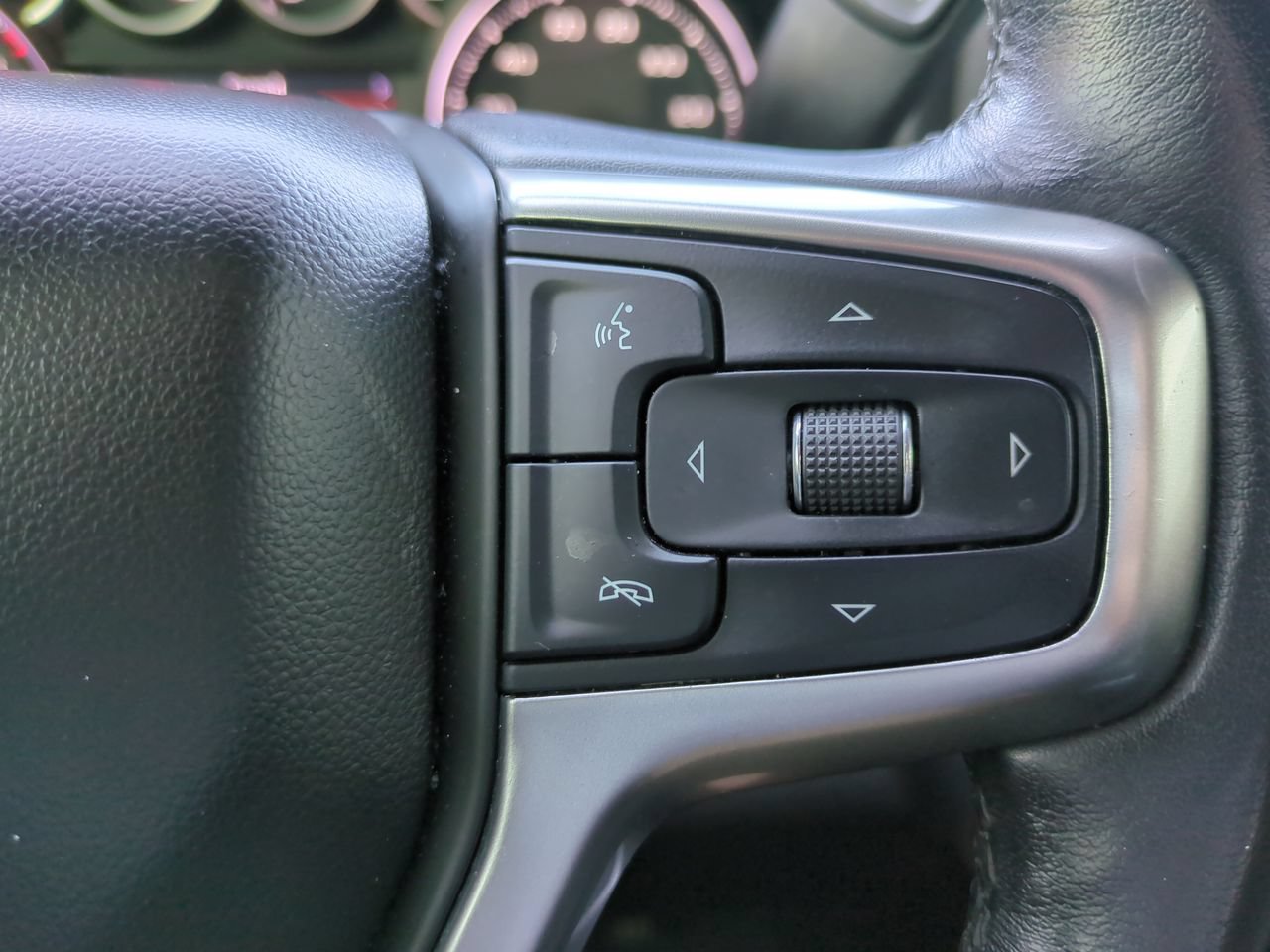 Used 2020 Chevrolet Silverado 1500 RST AWD/4WD image 24