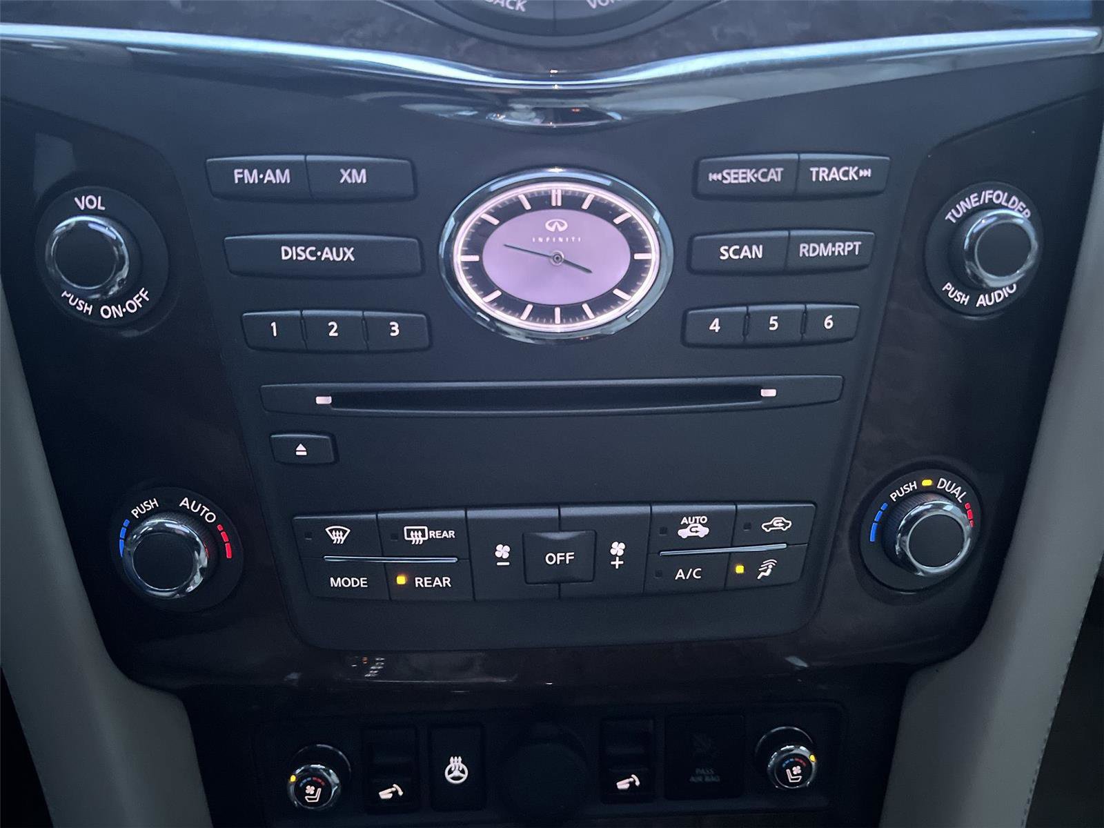 Used 2012 INFINITI QX56 4WD image 17