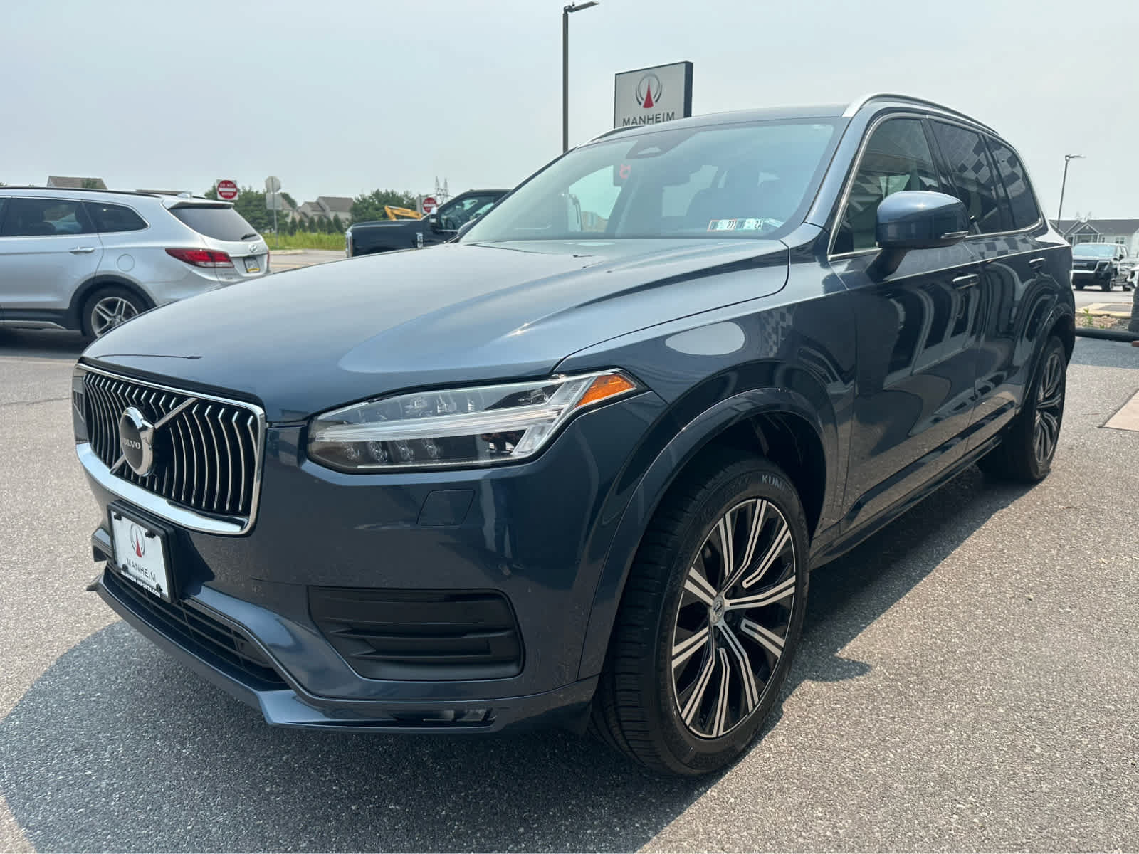 Used 2023 Volvo XC90 B5 Core w/ Protection Package Premier AWD/4WD image 4