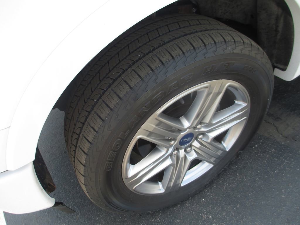 Used 2018 Ford F150 XLT w/ Equipment Group 302A Luxury AWD/4WD image 13