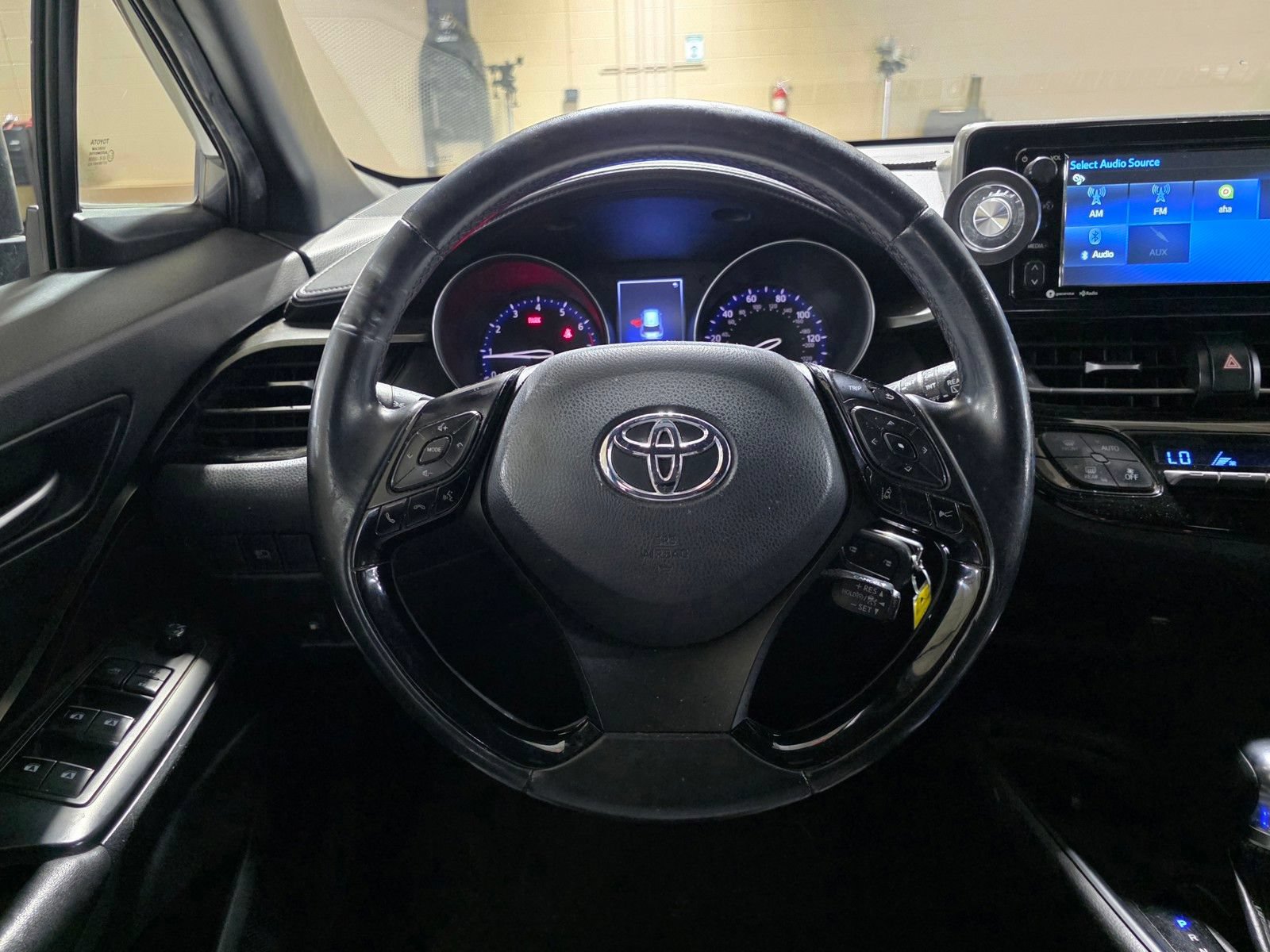 Used 2018 Toyota C-HR XLE FWD image 20
