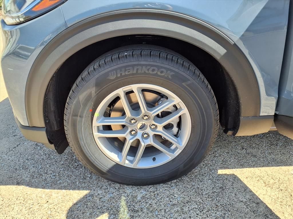 New 2026 Ford Explorer Active w/ Active Comfort Package RWD image 23