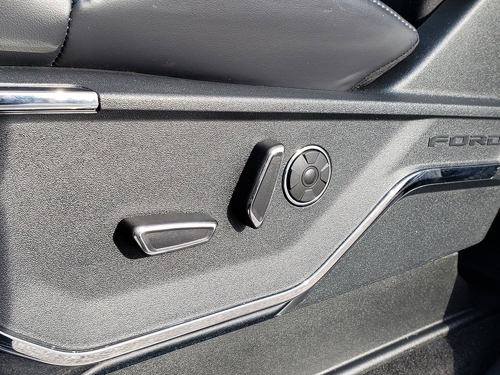 Used 2025 Ford F150 Platinum w/ FX4 Off-Road Package image 21