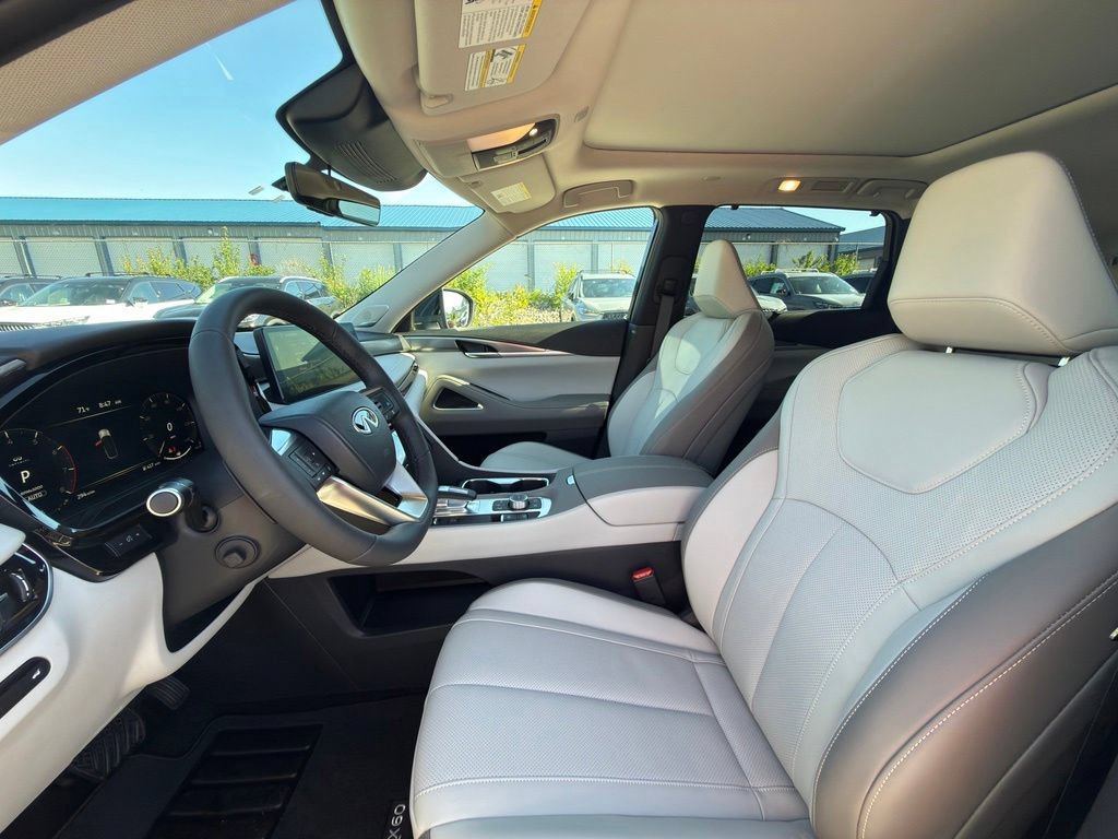 Certified 2026 INFINITI QX60 Luxe w/ Cargo Package AWD/4WD image 15