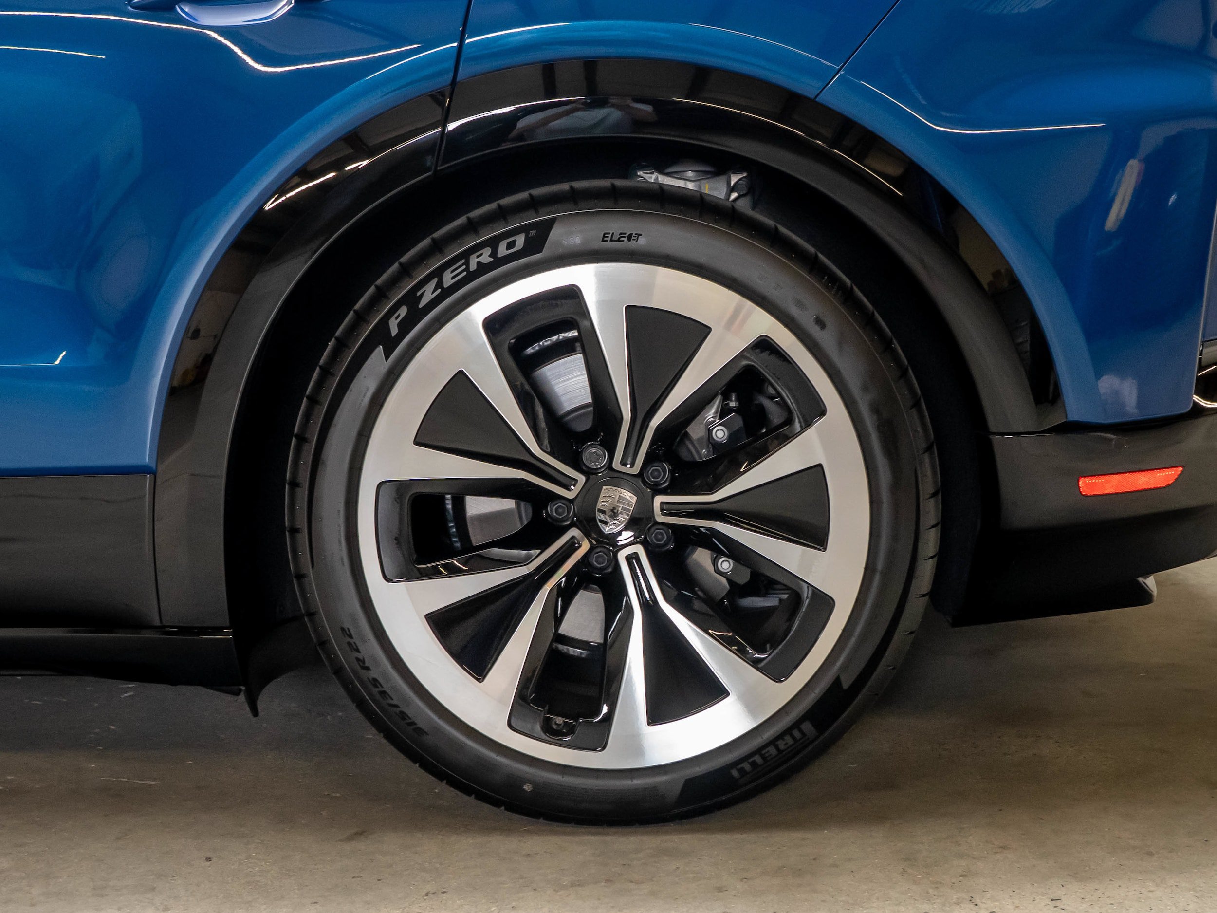 New 2026 Porsche Cayenne Turbo AWD/4WD image 19