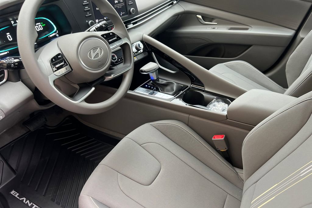 New 2026 Hyundai Elantra Blue image 8