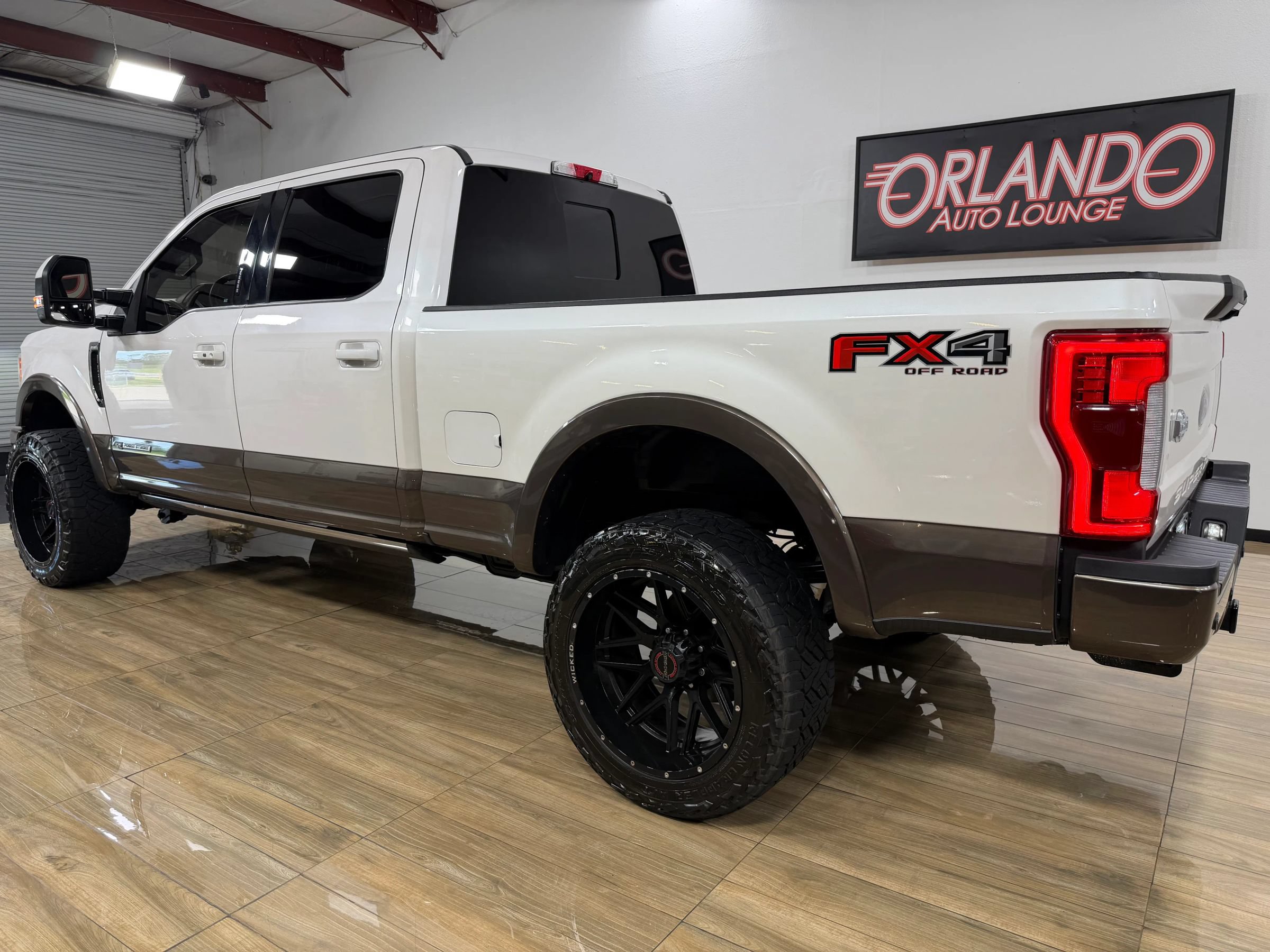 Used 2017 Ford F250 King Ranch w/ King Ranch Ultimate Package AWD/4WD image 8