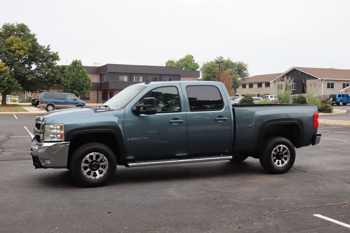 Used 2009 Chevrolet Silverado 2500 LTZ w/ LTZ Plus Package AWD/4WD image 10