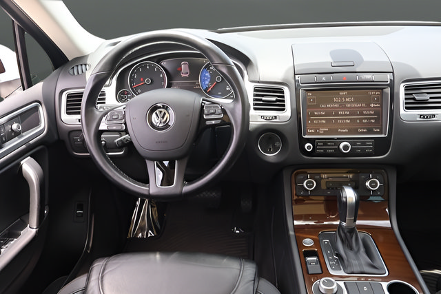 Used 2015 Volkswagen Touareg VR6 AWD/4WD image 15