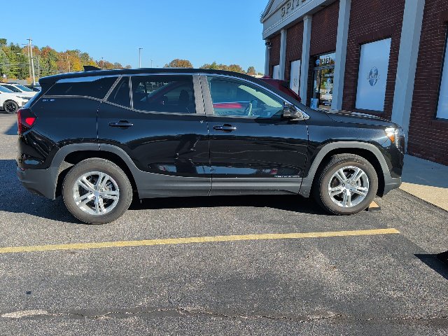 Used 2024 GMC Terrain SLE FWD image 14