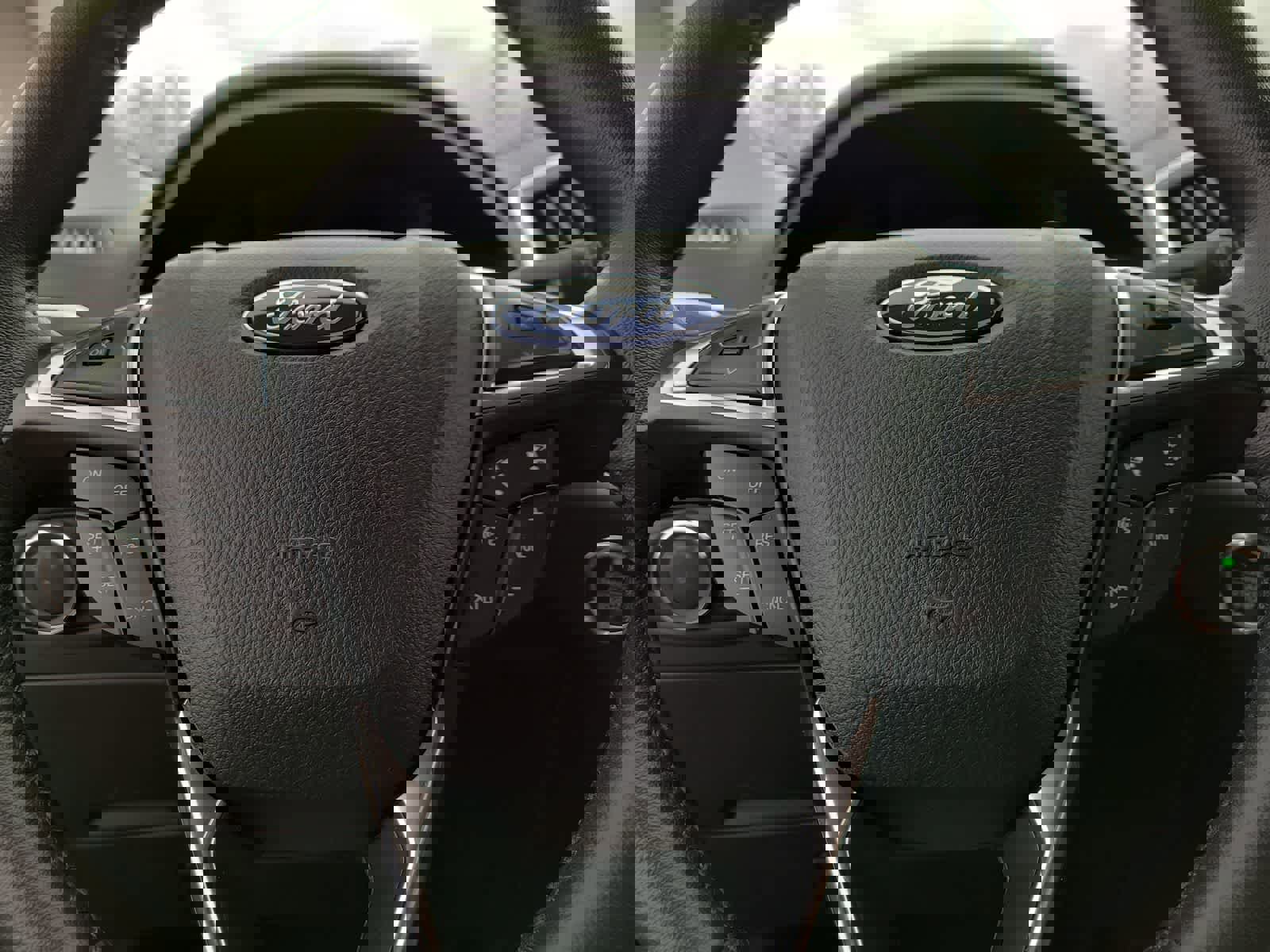 Used 2024 Ford Edge Titanium image 23