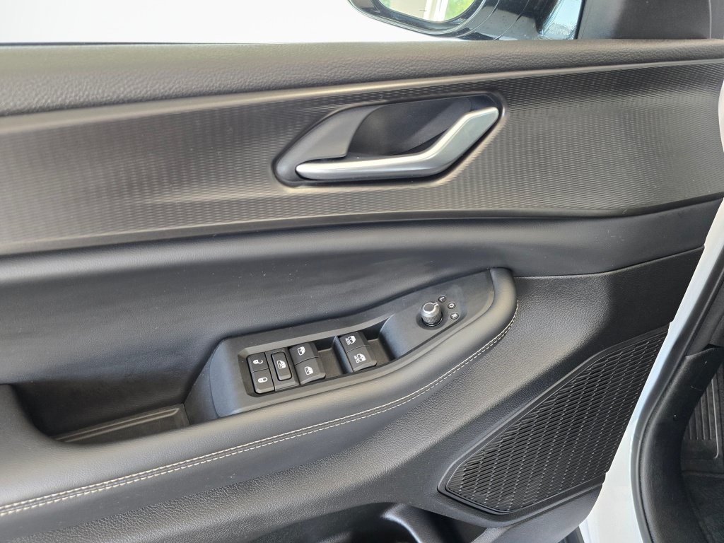 Used 2023 Jeep Grand Cherokee Altitude AWD/4WD image 24