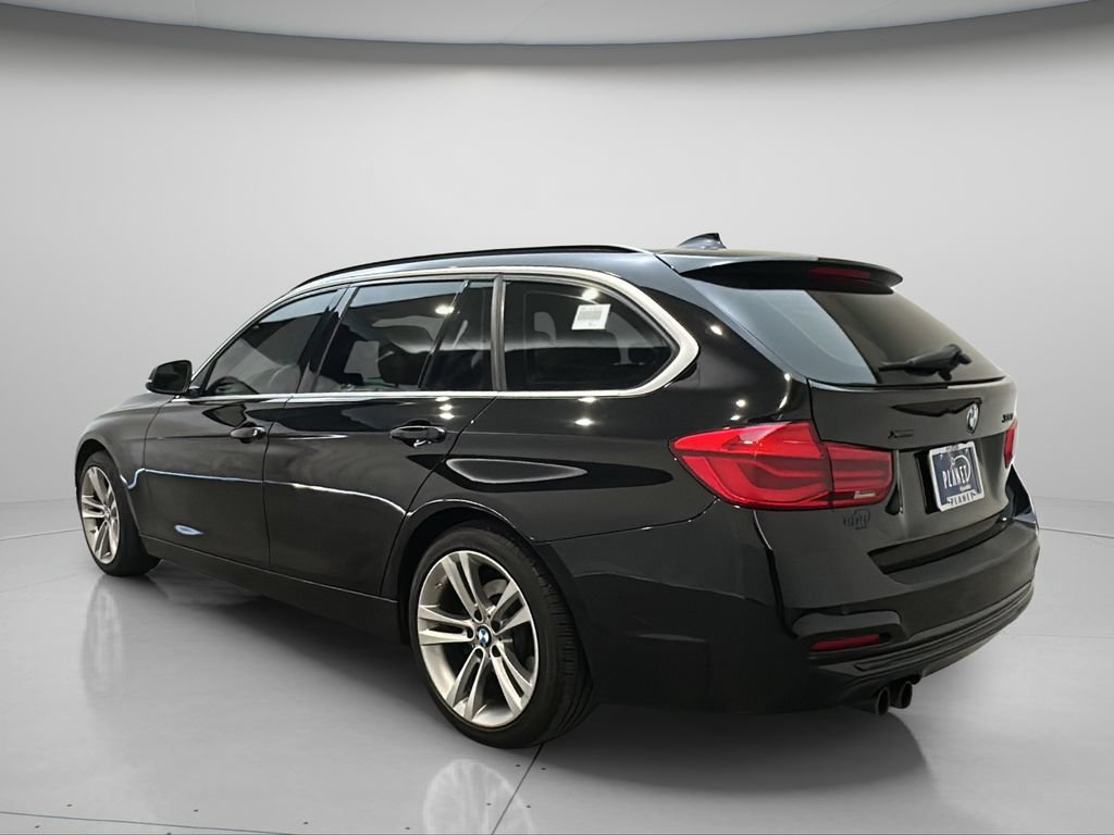 Used 2017 BMW 330i xDrive Wagon AWD/4WD image 4