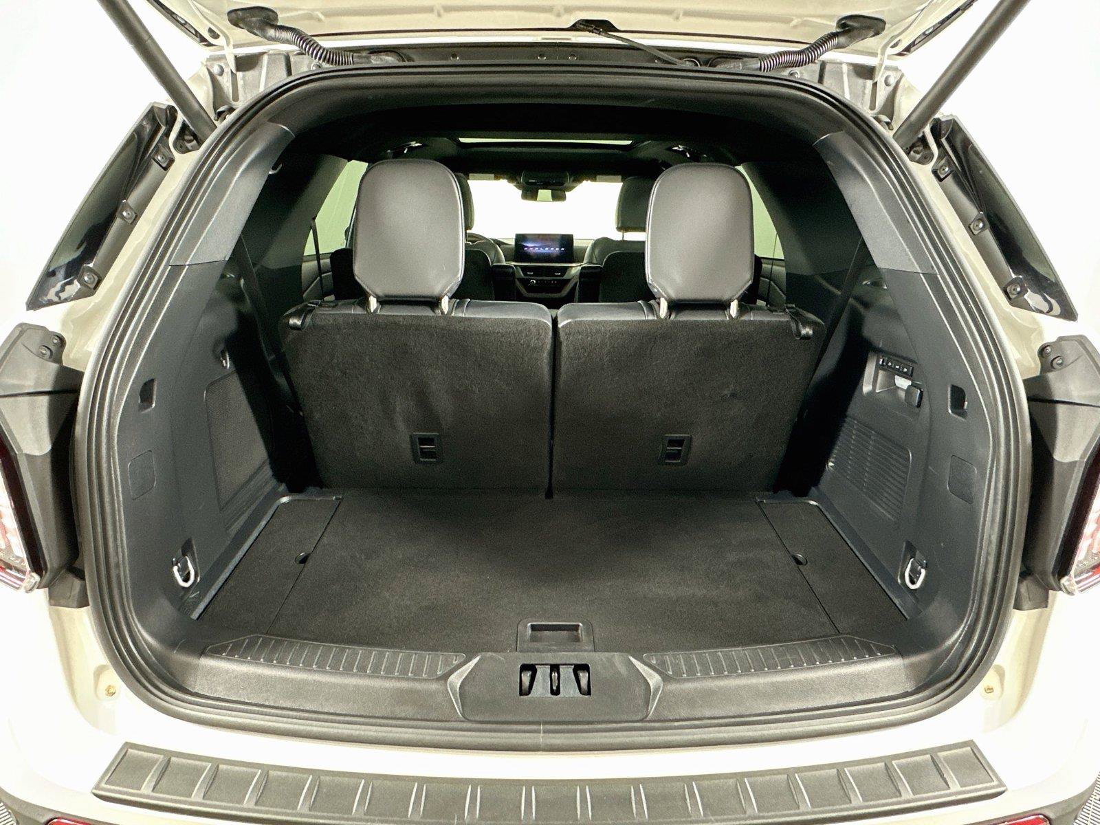 Used 2025 Ford Explorer ST AWD/4WD image 27