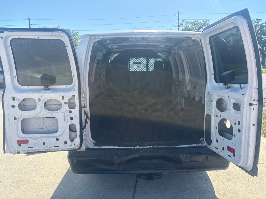 Used 2011 Ford E-150 and Econoline 150 w/ Commercial Cargo Van Pkg RWD image 15