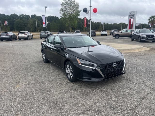 New 2025 Nissan Altima 2.5 S FWD image 2