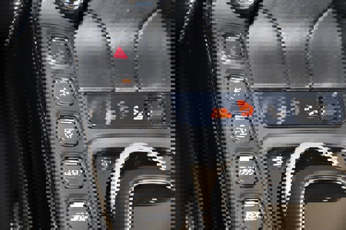 Used 2019 Aston Martin V8 Vantage Coupe image 22