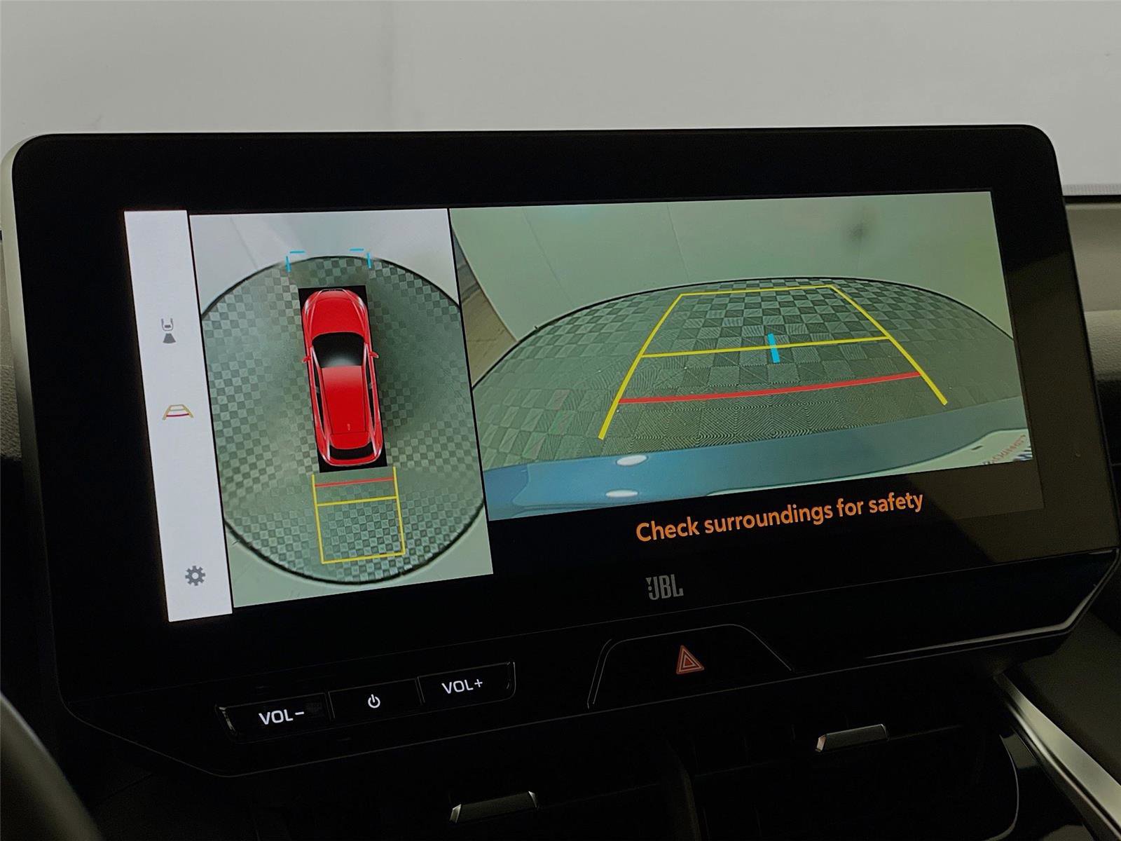 Used 2023 Toyota Venza Limited image 16