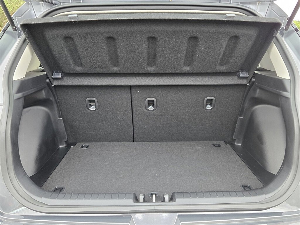 Certified 2025 Hyundai Venue SEL image 14