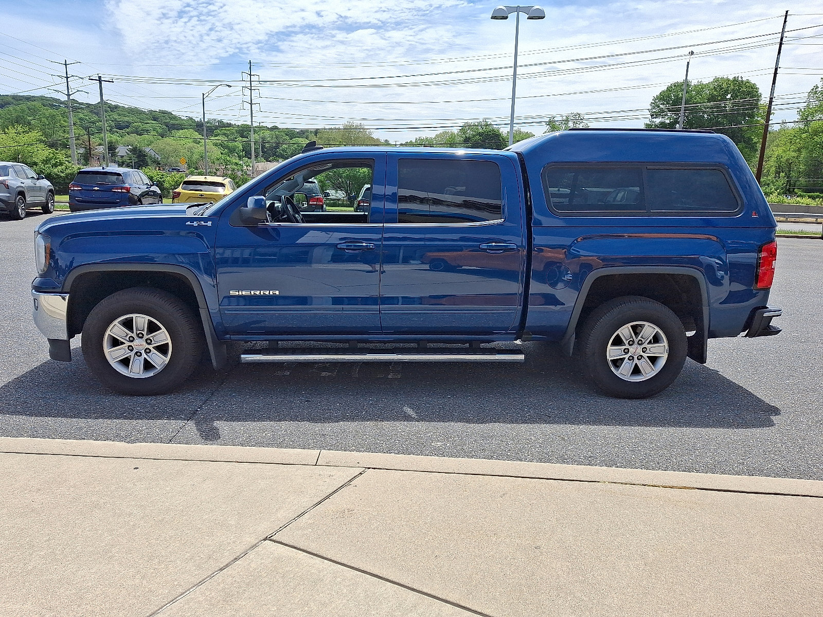 Used 2016 GMC Sierra 1500 SLE w/ SLE Value Package AWD/4WD image 4